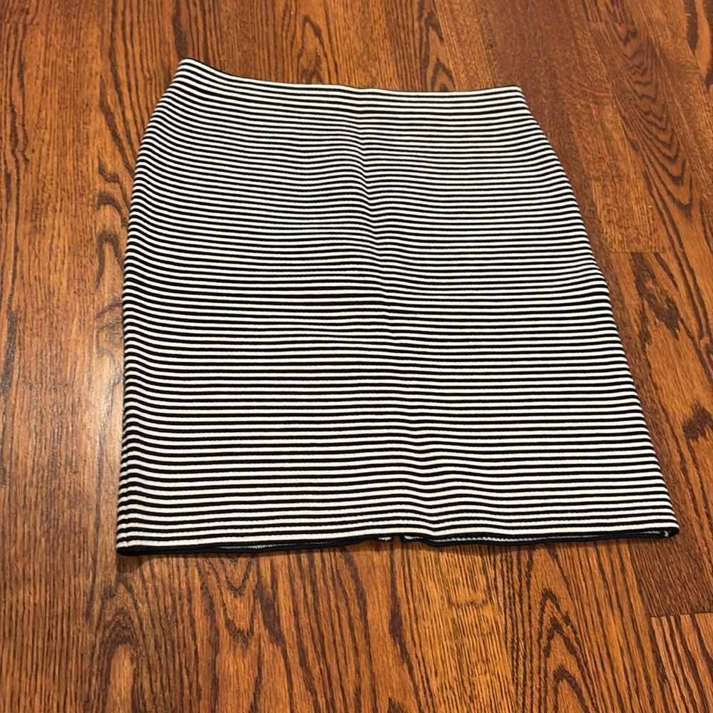 NWT Club Monaco skirt